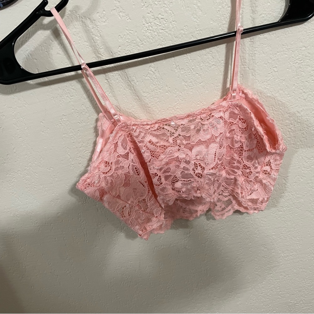 Cropped pink cami